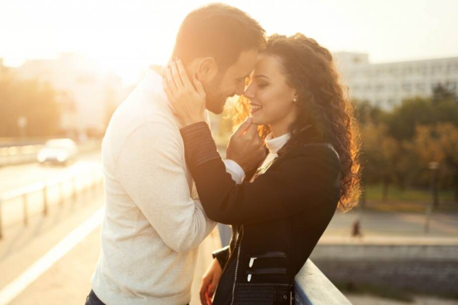 Pareja en un puente