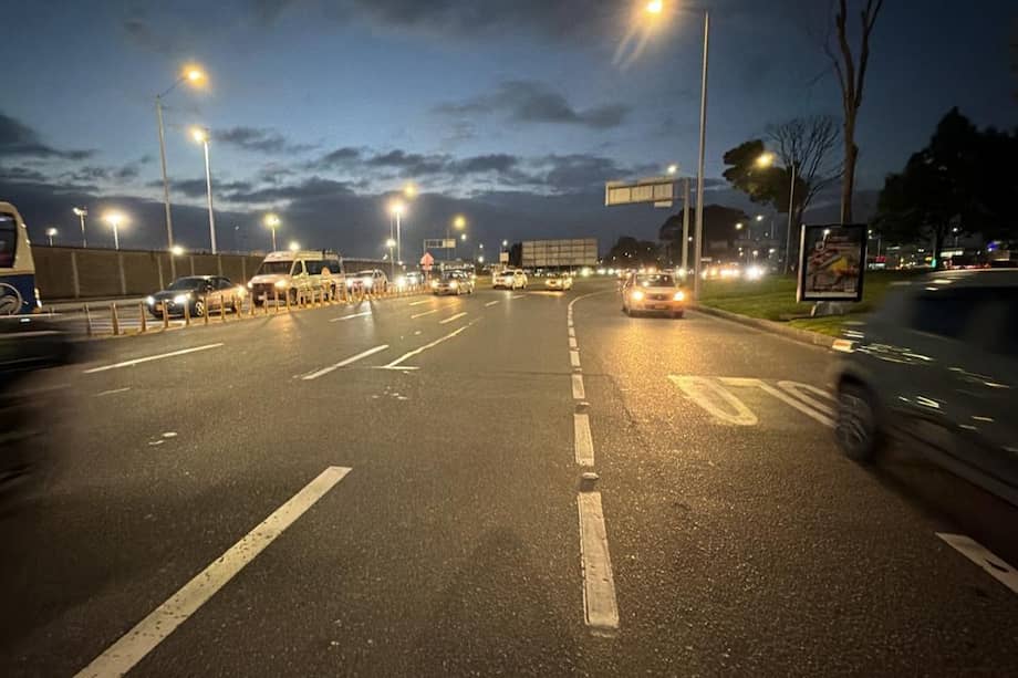 Av. El Dorado tras accidente en la madrugada de este viernes.