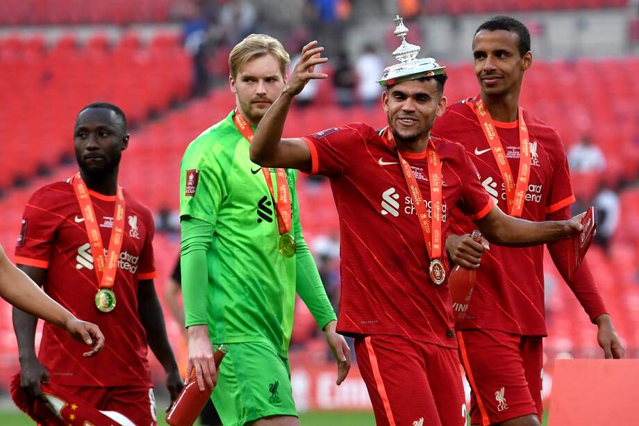 Luis Díaz en la celebración de la FA Cup // EFE/EPA/NEIL HALL