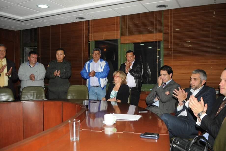 Imagen de la reunión entre los líderes del gremio transportador y el Gobierno en la que se llegó al acuerdo de levantar el paro camionero./ Tomada de Mintransporte.gov.co