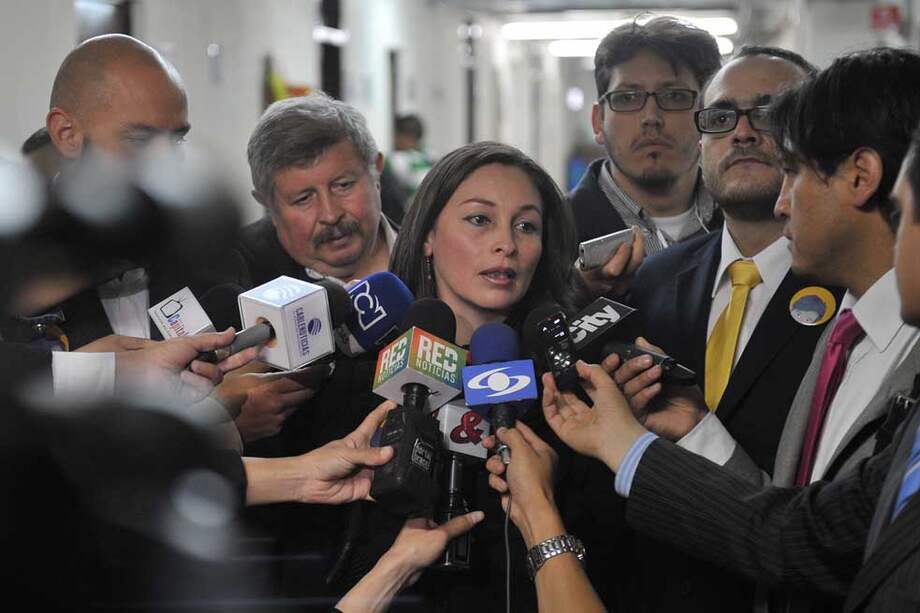 Alba Reyes, madre de Sergio Urrego, en los juzgados de Paloquemao. /Gustavo Torrijos