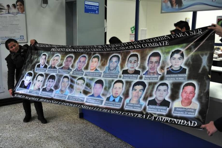 El colectivo de las Madres de Soacha han argumentado en diferentes momentos que los "falsos positivos" no hacen parte del conflicto armado porque se cometieron para obtener beneficios personales por parte del Ejército.