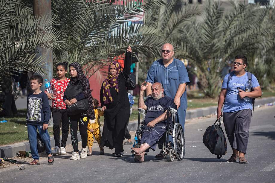 Más de 10.500 palestinos y al menos 1.400 israelíes han muerto, según las Fuerzas de Defensa de Israel (FDI) y la autoridad sanitaria palestina, desde que militantes de Hamás lanzaron un ataque contra Israel desde la Franja de Gaza.