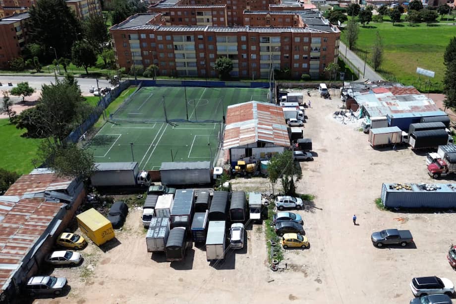 Durante más de dos décadas en el predio operaron establecimientos como canchas sintéticas, locales de comidas rápidas, un fruver y parqueaderos, sin que existiera una relación contractual con la SAE.