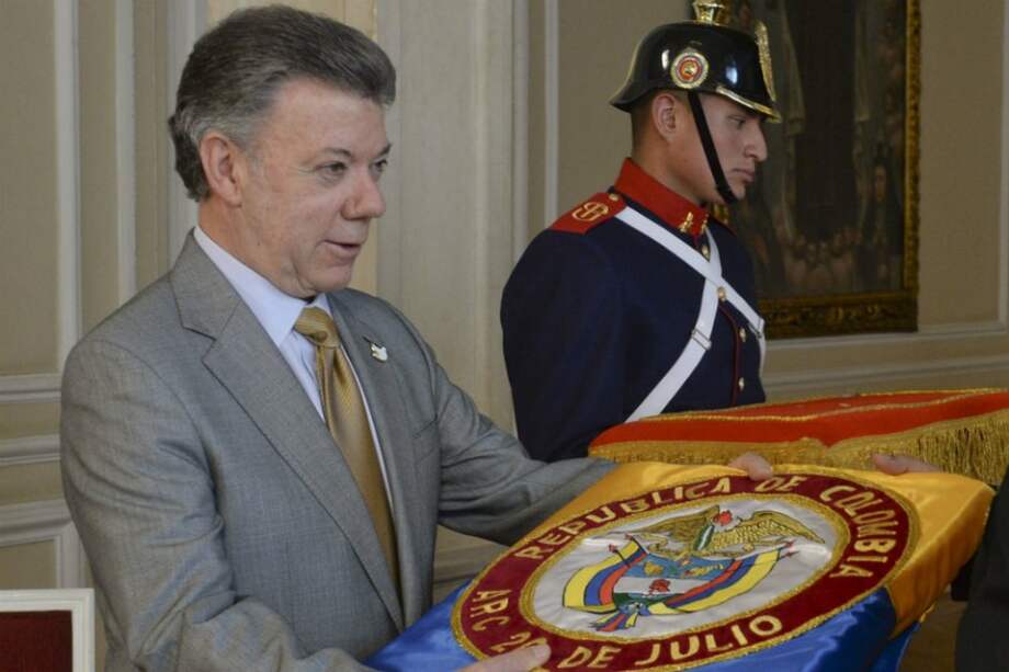 Reproches y reclamos del Gobierno por acusación de traición a la Patria contra Santos