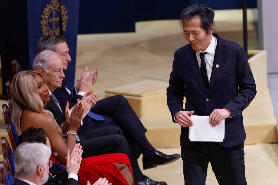 El filósofo surcoreano Byung- Chul Han, Premio Princesa de Asturias de Comunicación y Humanidades, en la ceremonia de entrega de los Premios Princesa de Asturias, este viernes en el Teatro Campoamor de Oviedo.