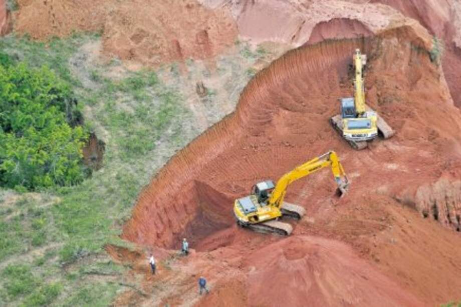 Crean mesa de trabajo para investigar los impactos de la minería en el país
