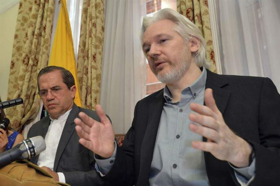 Julian Assange dice que saldrá muy pronto de la embajada de Ecuador en Londres