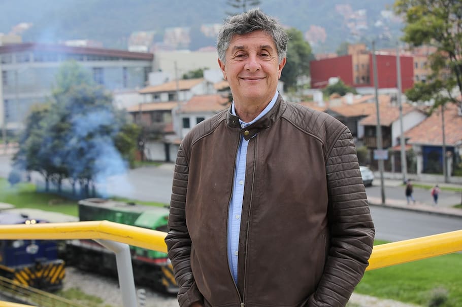 La otra cara de Juan Ángel: voluntario, gestor cultural, escritor y siempre actor