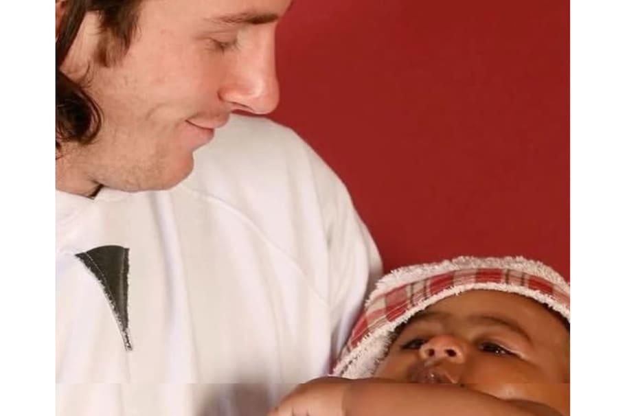 Foto de Messi bañando a Lamine Yamal es real. Habla fotógrafo que la tomó. “Fue complicado”