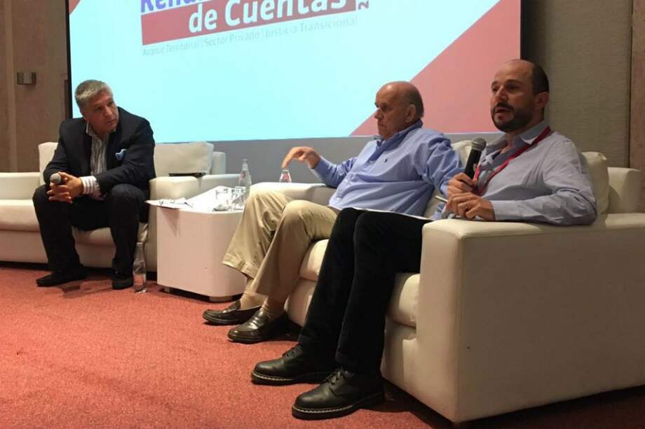 Sigifredo López, Maurice Armitage y Joshua Mitrotti en la rendición de cuentas de la ACR. / ACR
