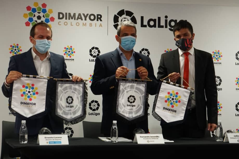 Ernesto Lucena, Ministro del Deporte (izqu.), Fernando Jaramillo, presidente de Dimayor.