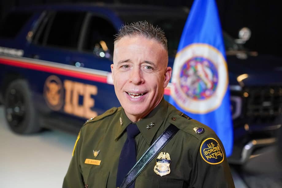 Gregory Bovino también dirigió en el último año otras redadas masivas contra migrantes, como sucedió en Los Ángeles y Chicago.