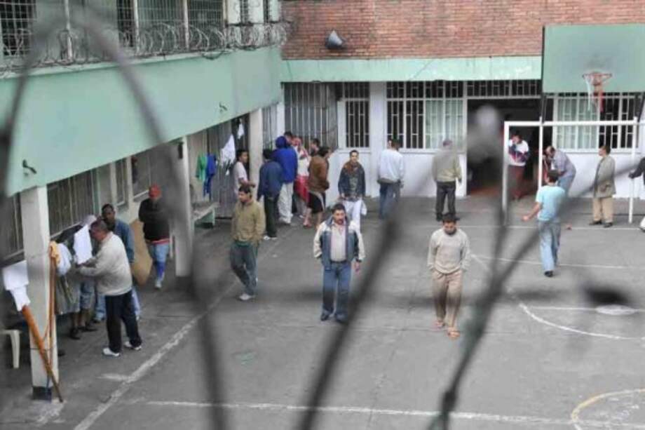 Revocan proceso licitatorio para el servicio de telefonía al interior de las cárceles