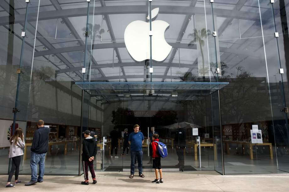 Más de 2.000 empleados de Apple firmaron una petición en la que pedían a la empresa que revisara la contratación de García Martínez. / Bloomberg