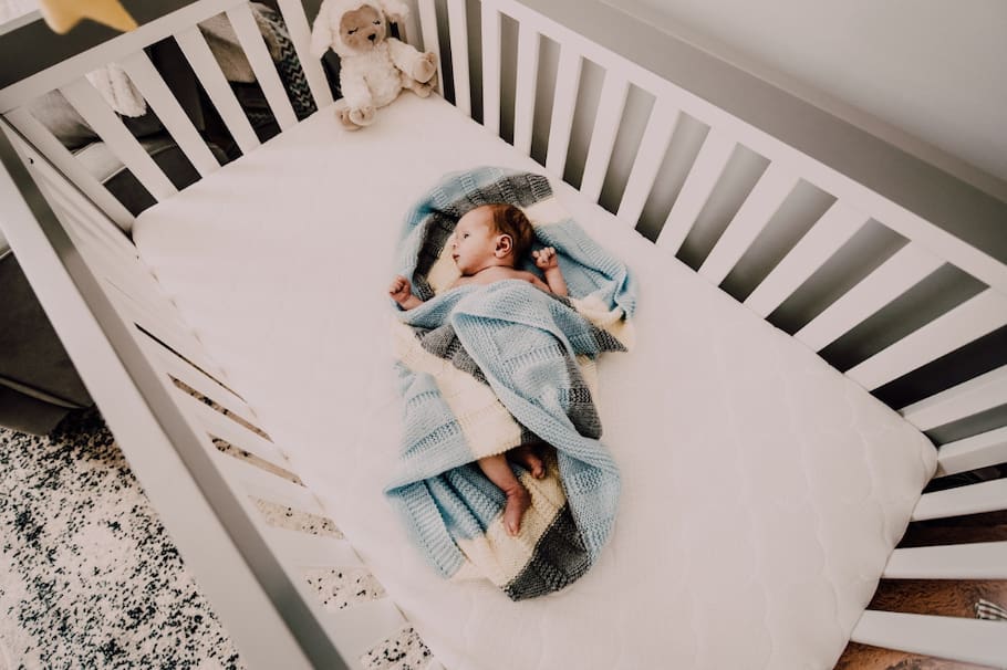 ¿Por qué mi bebé llora cuando está dormido? Esta es la razón