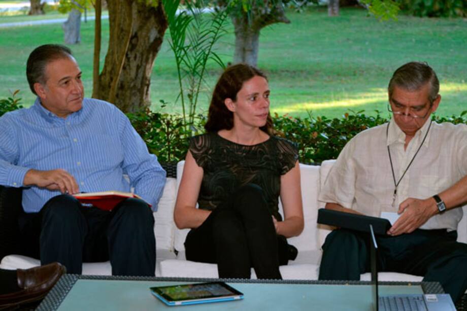 Análisis del vestuario de los negociadores de paz