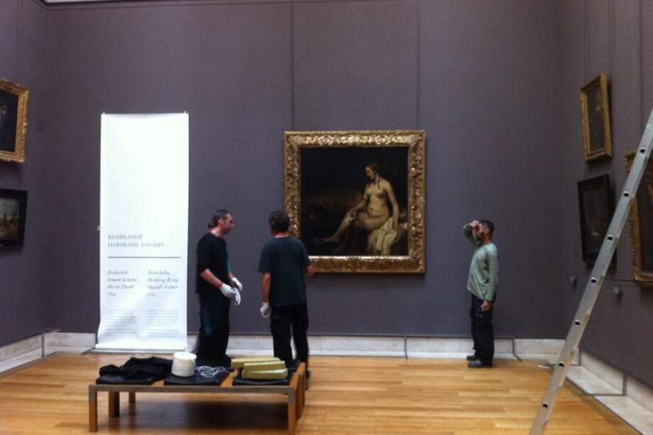 La obra se refiere a un episodio de la Biblia: el rey David, tras haber visto a Betsabé en su baño le escribe para invitarla a su palacio.