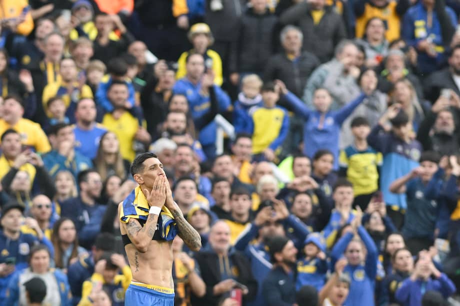 El ‘fideo’ vivió una tarde cargada de emoción: ovación de todo el Gigante de Arroyito, homenaje, lágrima y un gol de penalti que hizo estallar a la hinchada.