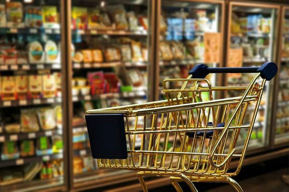 La restricción no aplica para el ingreso a restaurantes, bares, servicios de tránsito, gimnasios, escuelas deportivas o centros de acondicionamiento físico.
