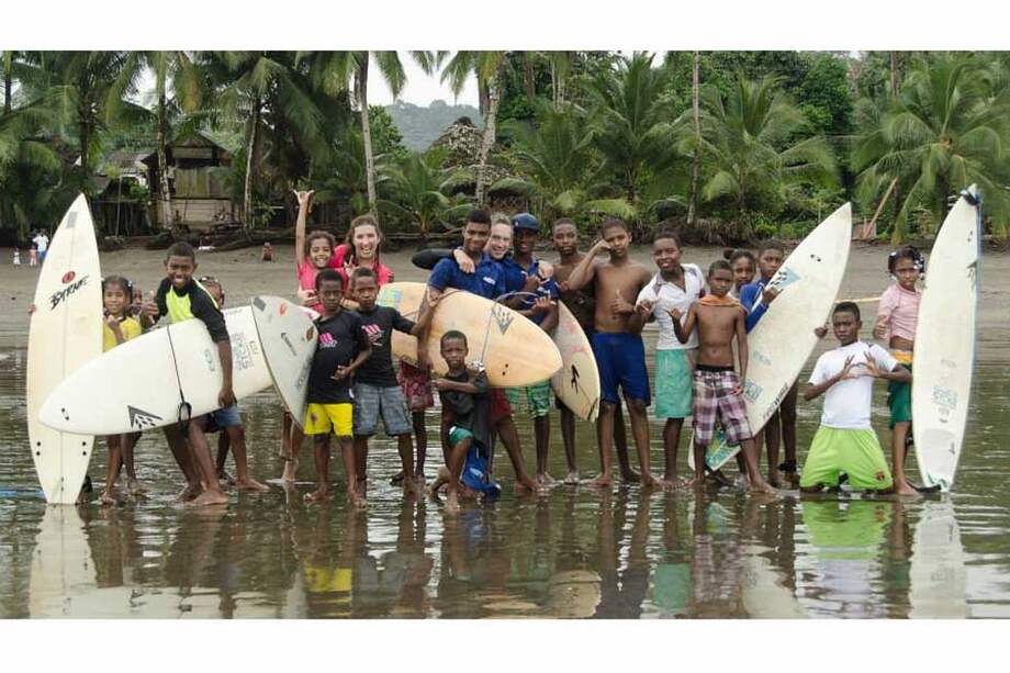 Los niños surfistas de Nuquí, Chocó, viajarán a Australia. / Cancillería