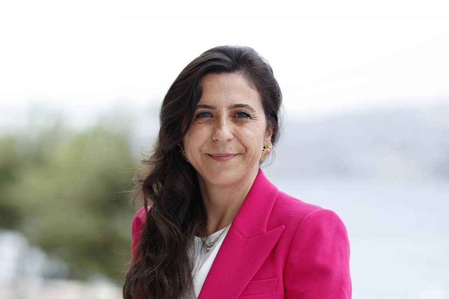 Sebnem Kalemli-Özcan fue asesora política principal del Fondo Monetario Internacional y economista jefe para Oriente Medio y el Norte de África del Banco Mundial.