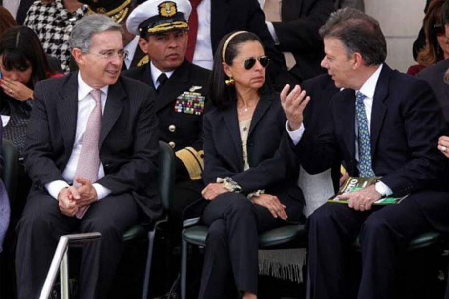 Uribe 'conmemoró' los tres años de gobierno Santos con 89 observaciones