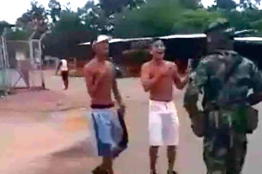 Pantallazo del video que registró apartes del enfrentamiento de los soldados con Rafael Caro.
/ Archivo particular