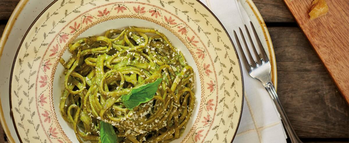 Puedes acompañar este linguini con una ensalada.