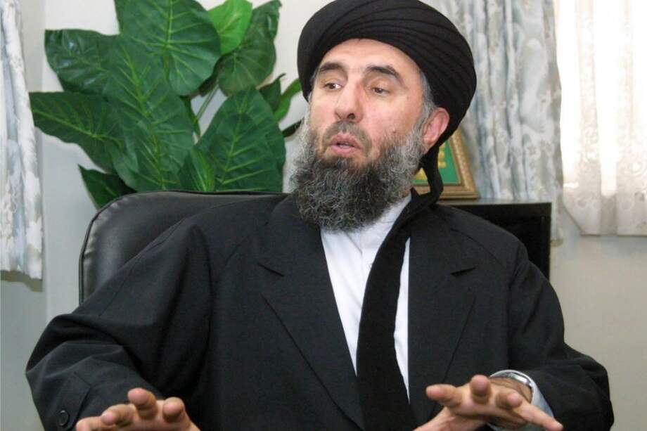 Gulbuddin Hekmatyar durante una entrevista en Teherán en 2001. / AFP