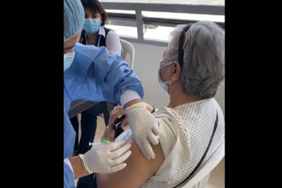 Una enfermera en Bucaramanga reconoció que se equivocó al aplicar una inyección vacía.