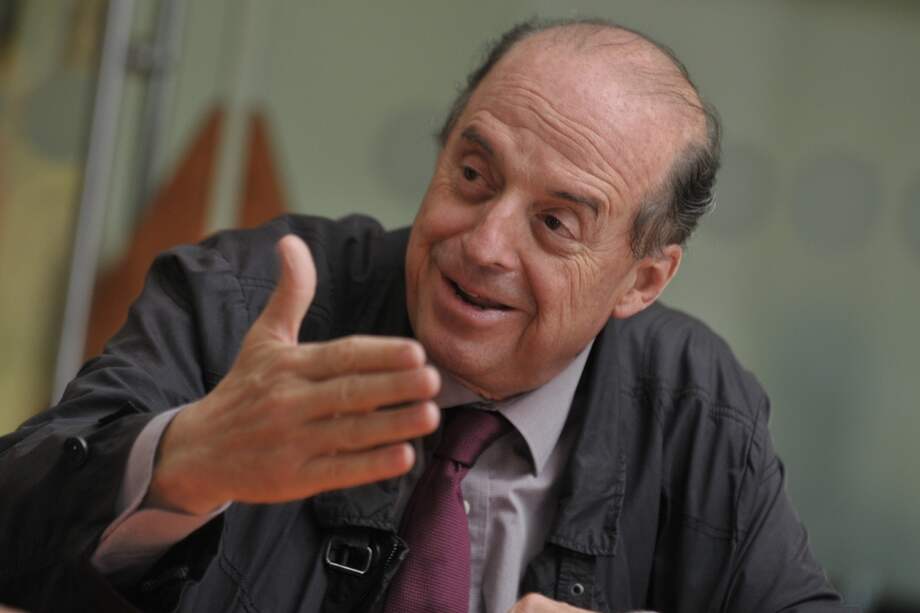 Álvaro Leyva aseguró en 2012 que el Acuerdo Especial debía ser la fórmula de cierre del conflicto armado. /Archivo