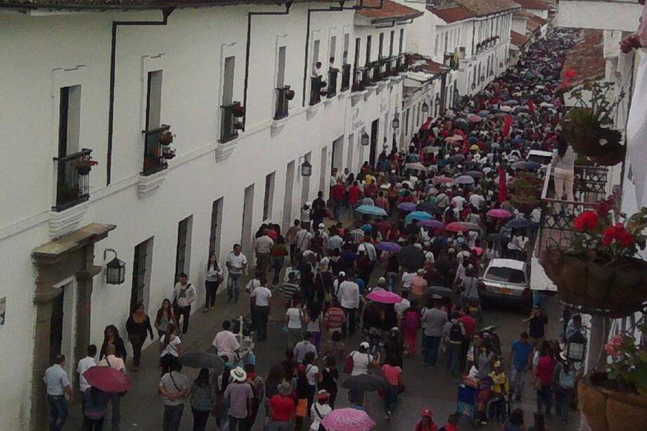 Más de dos semanas llevan marchando más de 7.000 maestros por las calles de Popayán. / Richard Calpa