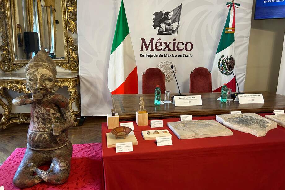 Piezas restituidas de Italia a México.