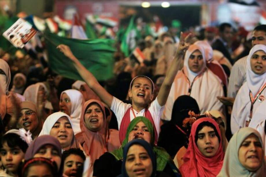 La nueva Carta Magna, aprobada en un referéndum en diciembre pasado, no incluye como las egipcias quieren, una participación integra de ellas en el parlamento./ AFP