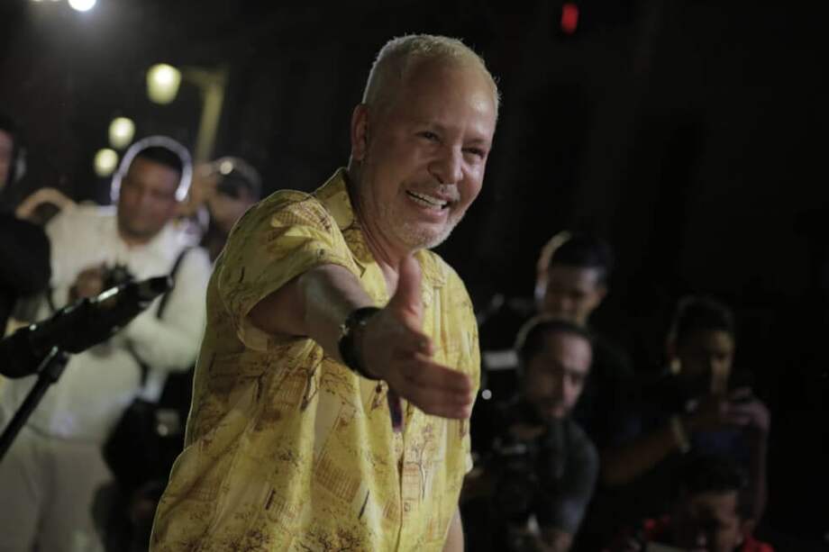 El diseñador Hernán Zajar nos mostró su nueva colección "Las Cañaguateras" en la casa en la que nación en Mompox, Bolívar. / Cortesía