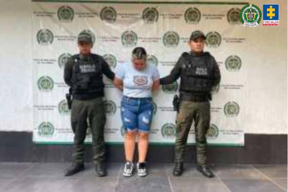 De acuerdo con la Fiscalía, con los datos entregados por la funcionaria, los delincuentes suplantaban a las víctimas para tramitar créditos a su nombre.