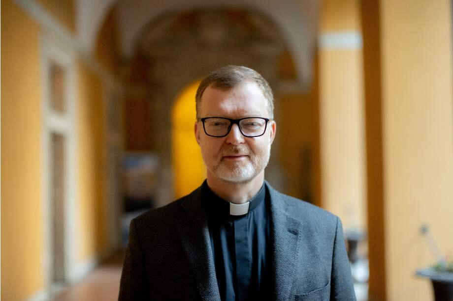 Hans Zollner es director del Instituto de Antropología para Estudios Interdisciplinares sobre la Dignidad Humana y el Cuidado de las Personas Vulnerables, de la Universidad Gregoriana, y miembro de la comisión para la protección de menores instituida por el papa Francisco.