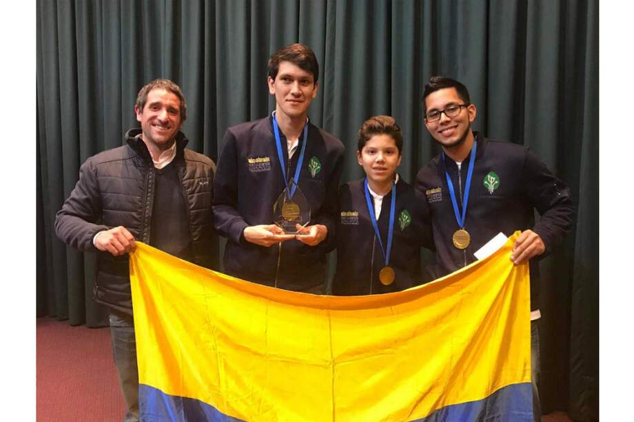 Integrantes de Con-Ciencia Col Competencia de Robótica en Chile /Foto cortesía.