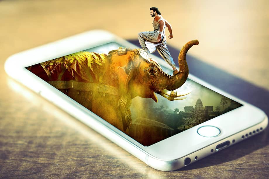 Bienvenidos todos los microrrelatos a laesquinadelirante@gmail.com, máximo 200 palabras. Síganos en Instagram #laesquinadelirante.