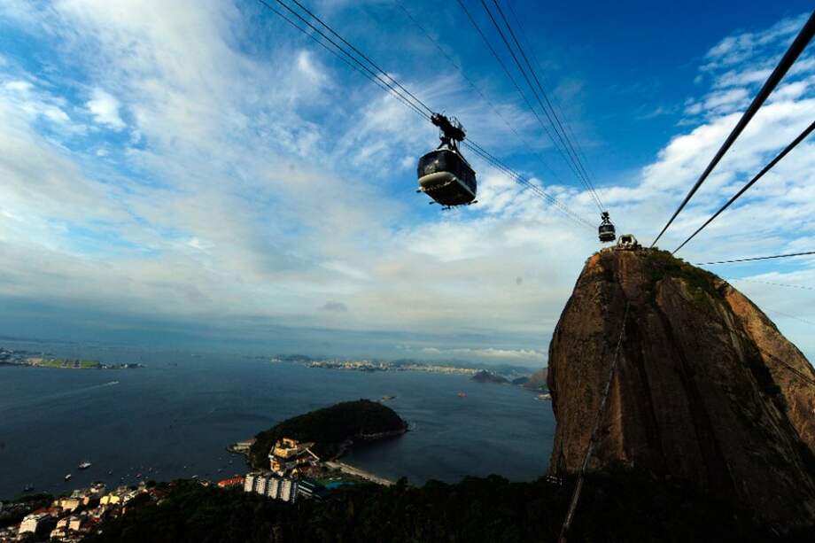 El teleférico que sube a la cumbre del cerro del Pan de Azúcar, Río de Janeiro.