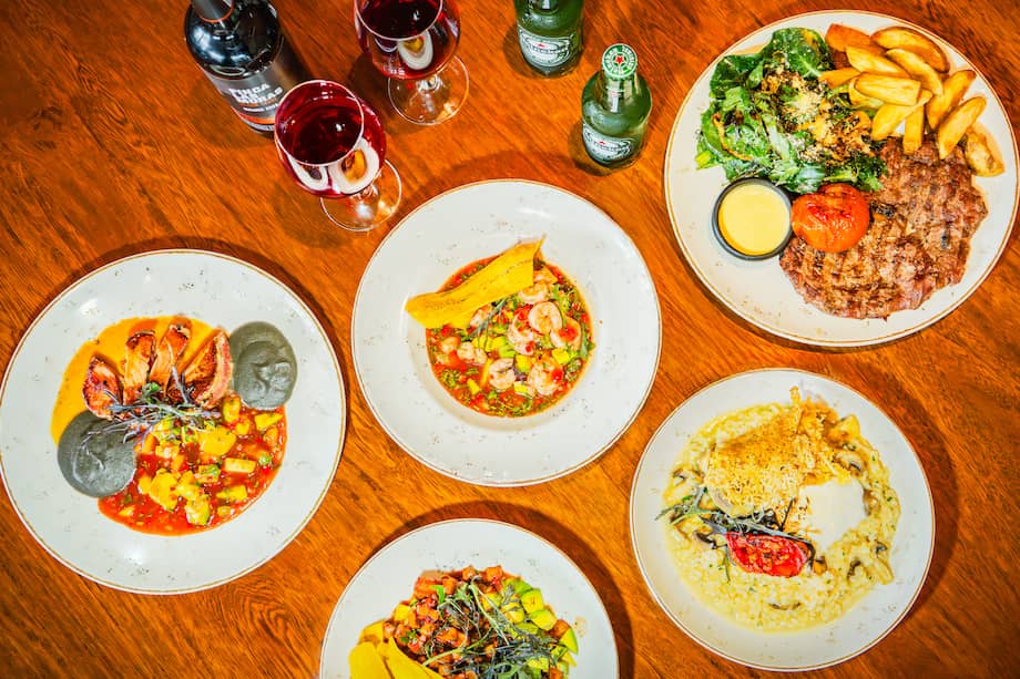 Los asistentes podrán disfrutar de un menú de cuatro tiempos para dos personas con un descuento del 30 % sobre la carta oficial de cada establecimiento vinculado al evento.