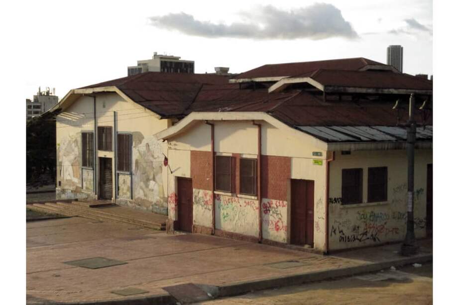 Imagen de la Plaza de la Concordia. Debajo de estas instalaciones, quedará ubicada la Galería Santa Fe quecontará con dos salas de exposición en la que los artistas participantes de estos espacios puedan presentar libremente sus instalaciones. / Archivo particular
