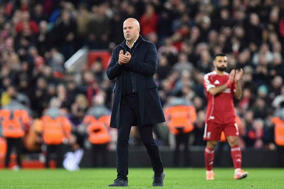 El entrenador del Liverpool, Arne Slot, reacciona tras el partido de la Premier League inglesa entre el Liverpool y el Nottingham Forest en Liverpool, Reino Unido, el 22 de noviembre de 2025.