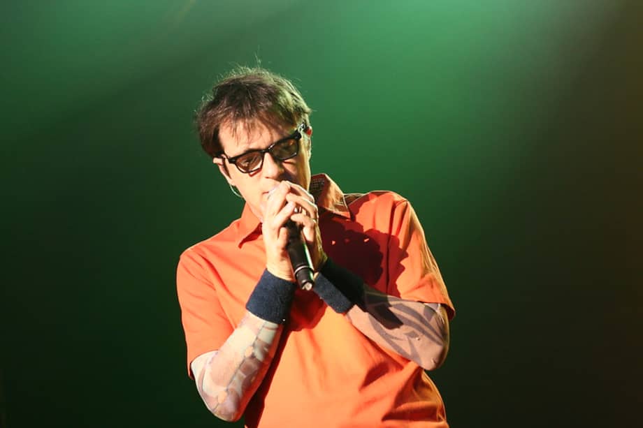 Rivers Cuomo durante uno de los conciertos de Weezer.