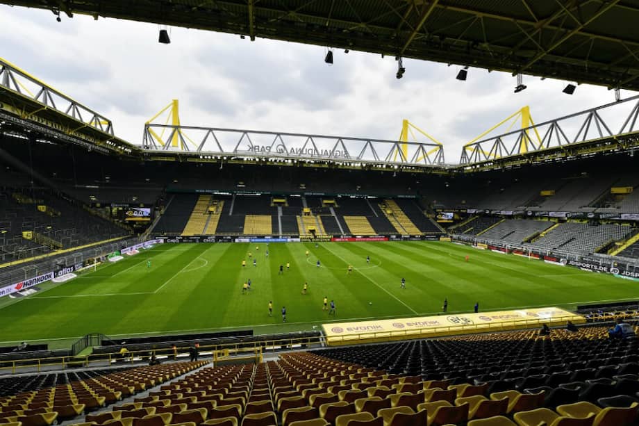 Así lució este sábado el estadio del Borussia Dortmund en la reanudación de la Bundesliga. / AFP