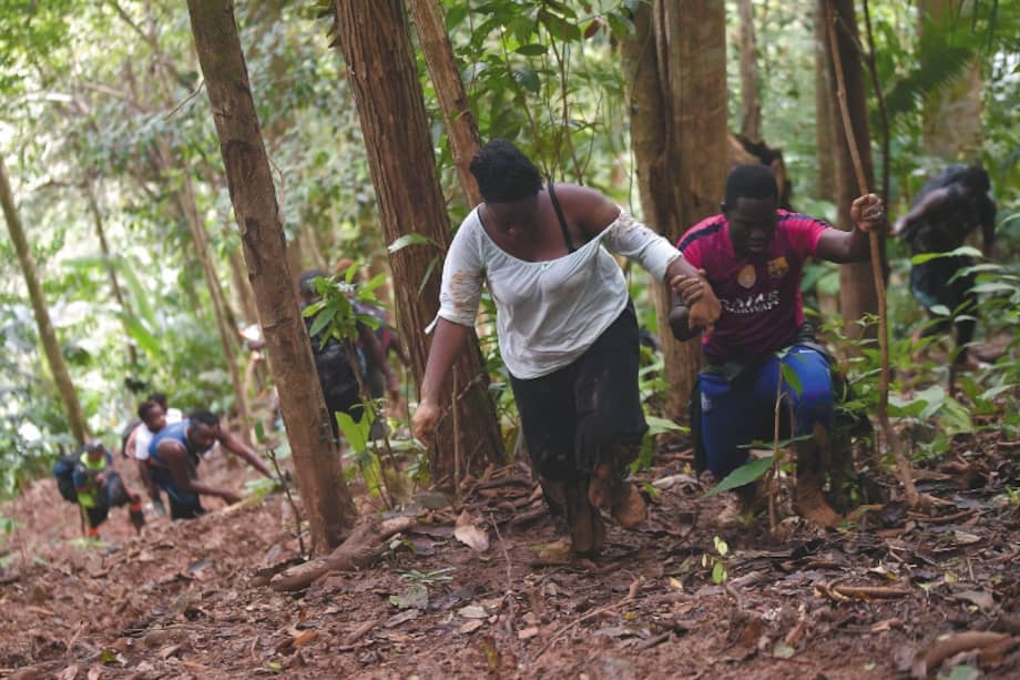Tapón del Darien y migrantes de varias ancionalidades hacia EEUU