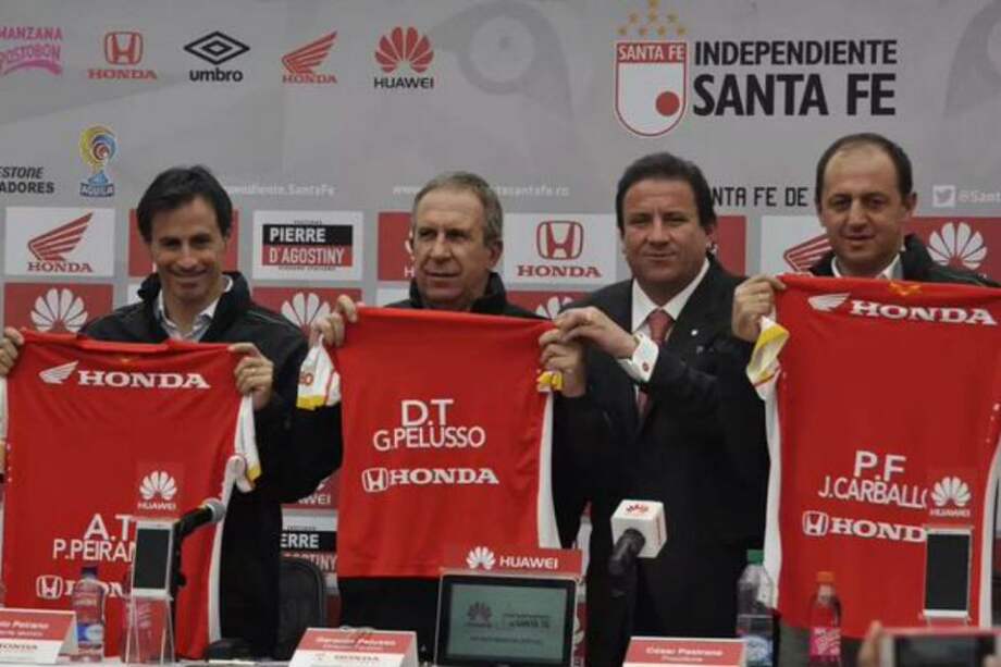 Asistente técnico, Pablo Pereiro; director técnico Gerardo Pelusso; preparador físico, Javier Carballo. / Tomada de Twitter @SantaFe