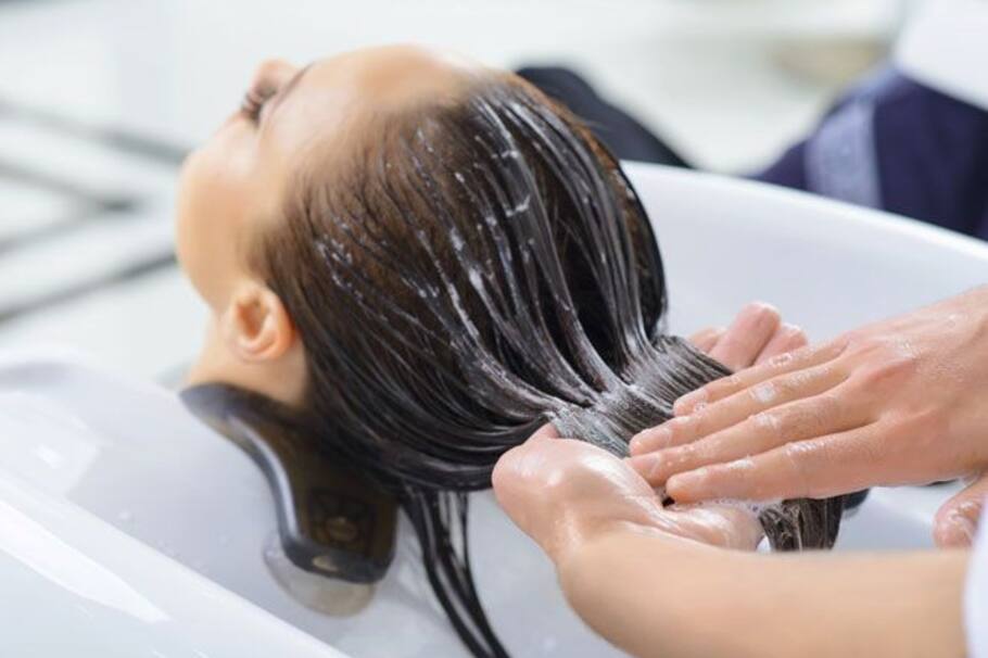 Este tratamiento de bicarbonato le dará vida a tu cabello. Aprende sus beneficios, preparación y cuidados especiales para usar el tratamiento.