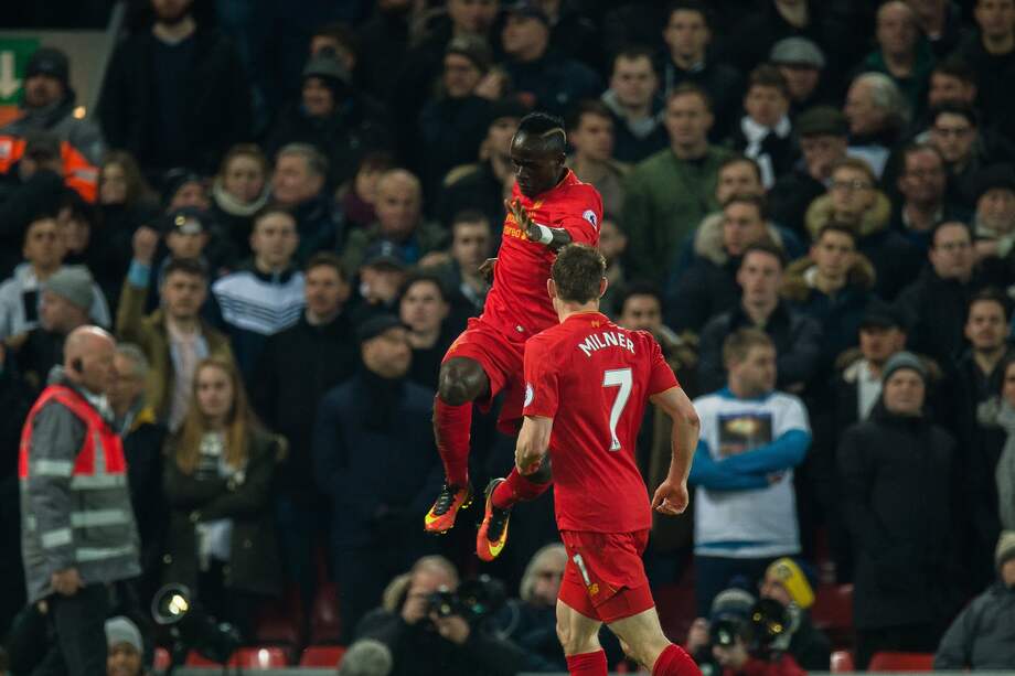 Sadio Mané anotó los dos goles en a penas tres minutos. / EFE